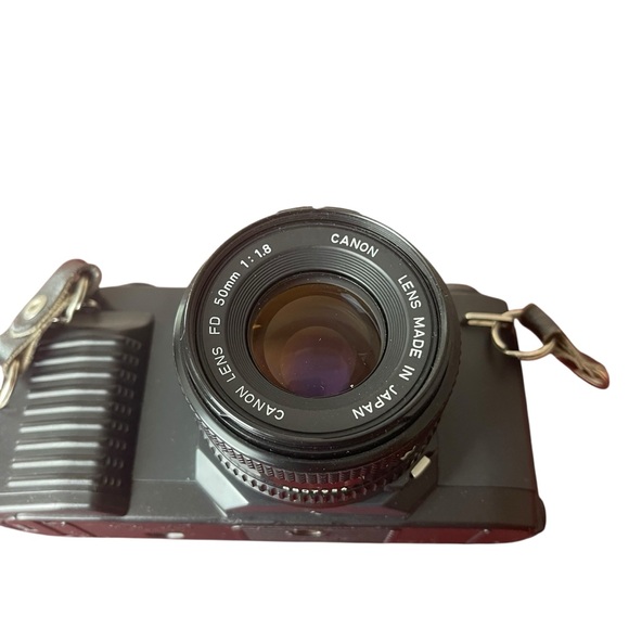 Vintage Canon Camera T-50 with 50mm f1.8 lens - Picture 8 of 8